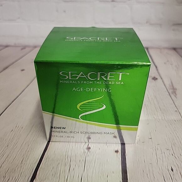 Seacret Age Defying Renew Mineral Rich Scrubbing Mask - Picture 1 of 4